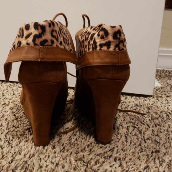 Qupid leopard print wedge booties - Picture 3 of 4